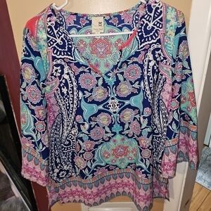 PINK OWL APPAREL BOLD COLORS. VNECK BELL SLEEVES  SZ L